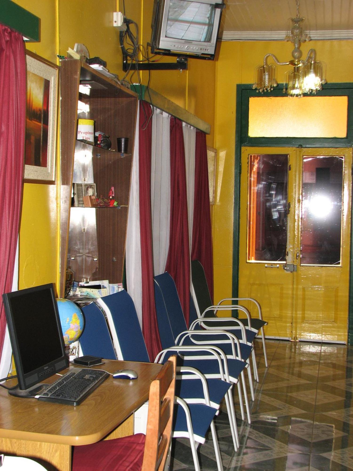 Hostal El Mirador Punta Arenas Bagian luar foto