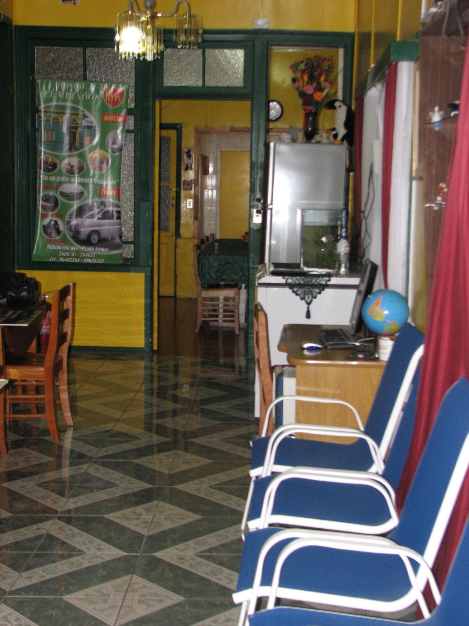Hostal El Mirador Punta Arenas Bagian luar foto